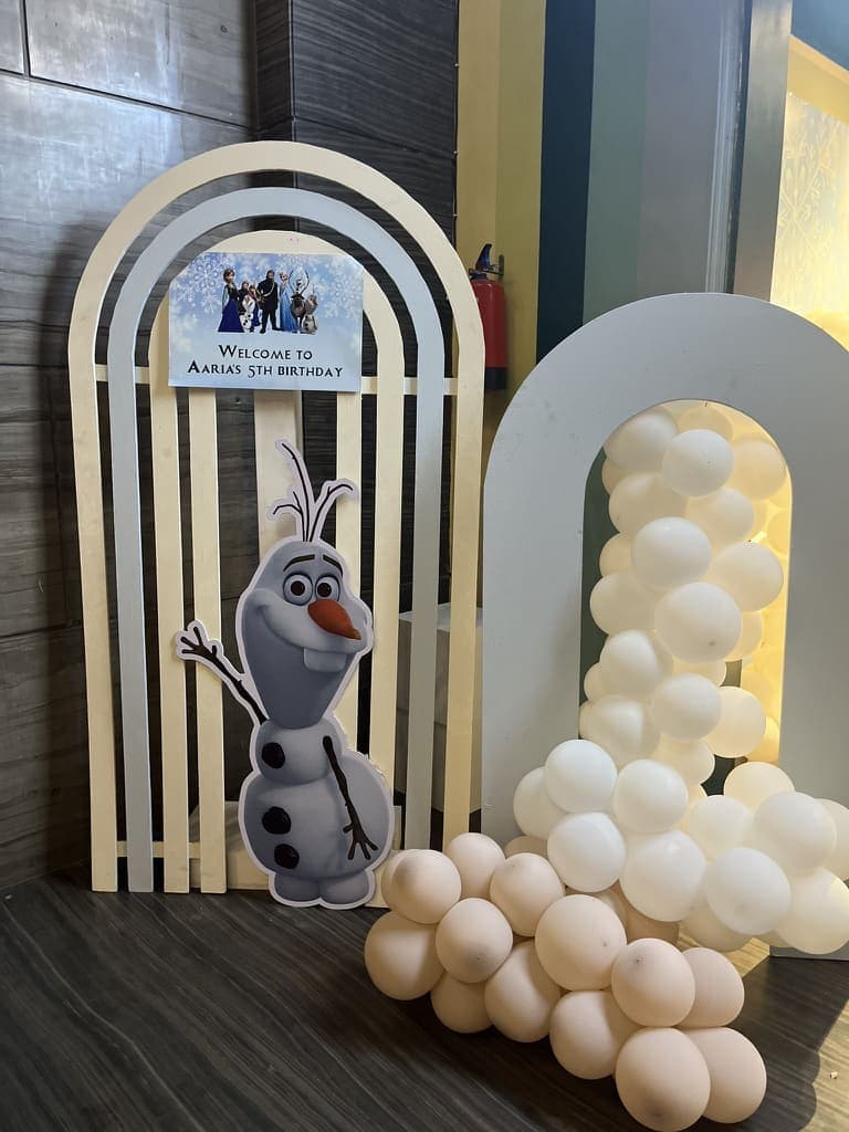 Frozen - Image 6